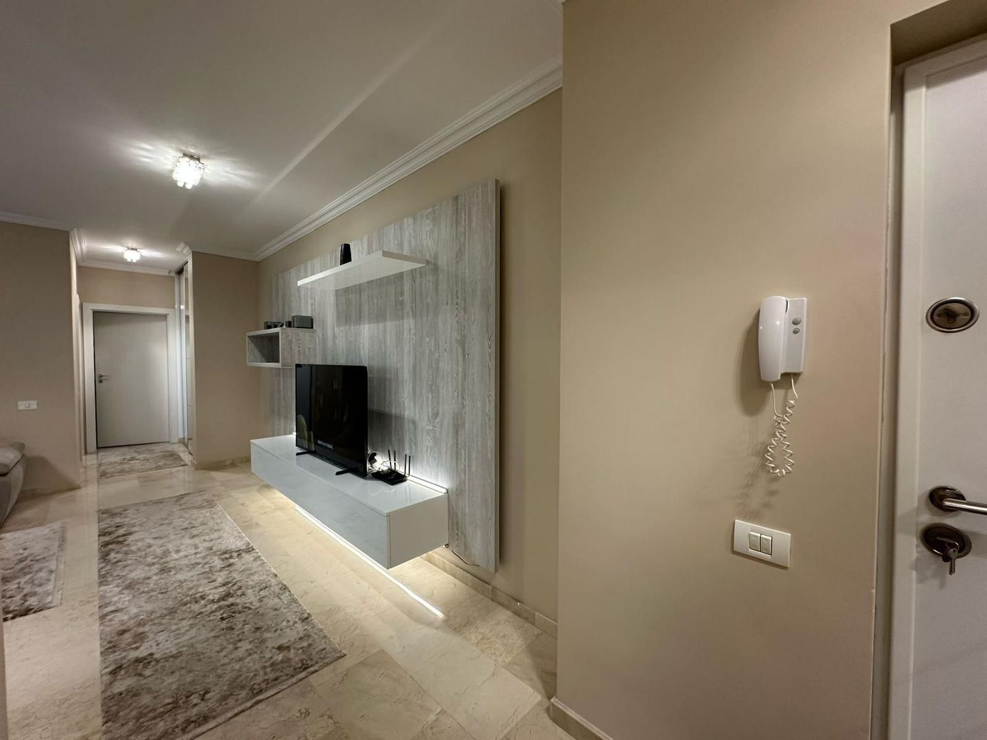 Giroc-Hotel IQ | 3 Camere | Etaj 1 | Mobilat si Utilat | Loc de parcare - Poză 2