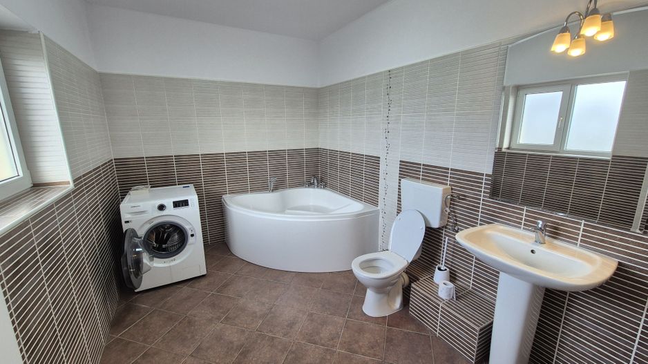 Casă cu 5 camere, 220 mp, teren 500 mp – Bragadiru, langa Bucuresti - Poză 9