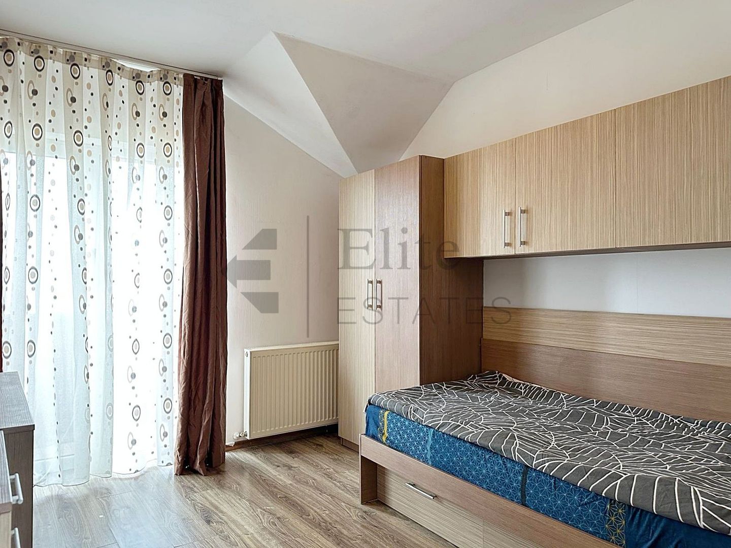 Casa cu 4 camere de inchriat in Paleu - Poză 9