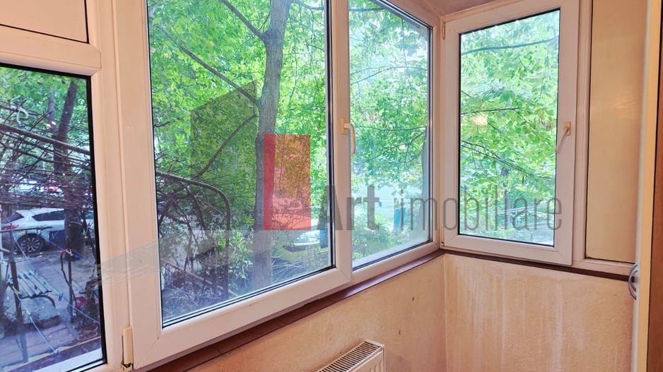 Apartament spațios cu 4 camere Crangasi - Poză 15