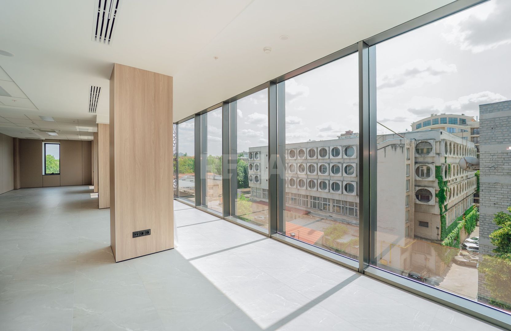 SPRE CHIRIE SPAȚIU COMERCIAL PENTRU BIROU | OFICIU 88 m2 - Poză 3