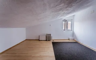 Casă cu 2 camere în Bujac - Poză 15