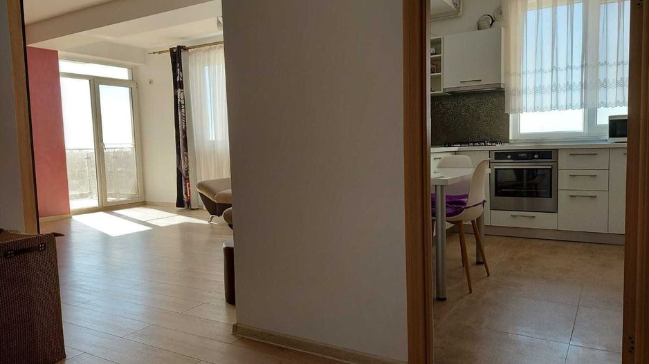 APARTAMENT 2 CAMERE – ZONA SCAFANDRI – VEDERE SUPERBĂ CĂTRE PORT - Poză 5