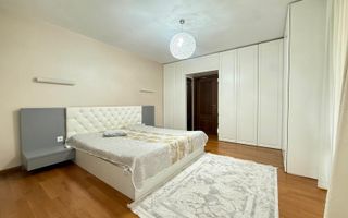 Apartament în vilă, curte, la cheie, parcare, Europa - Poză 5