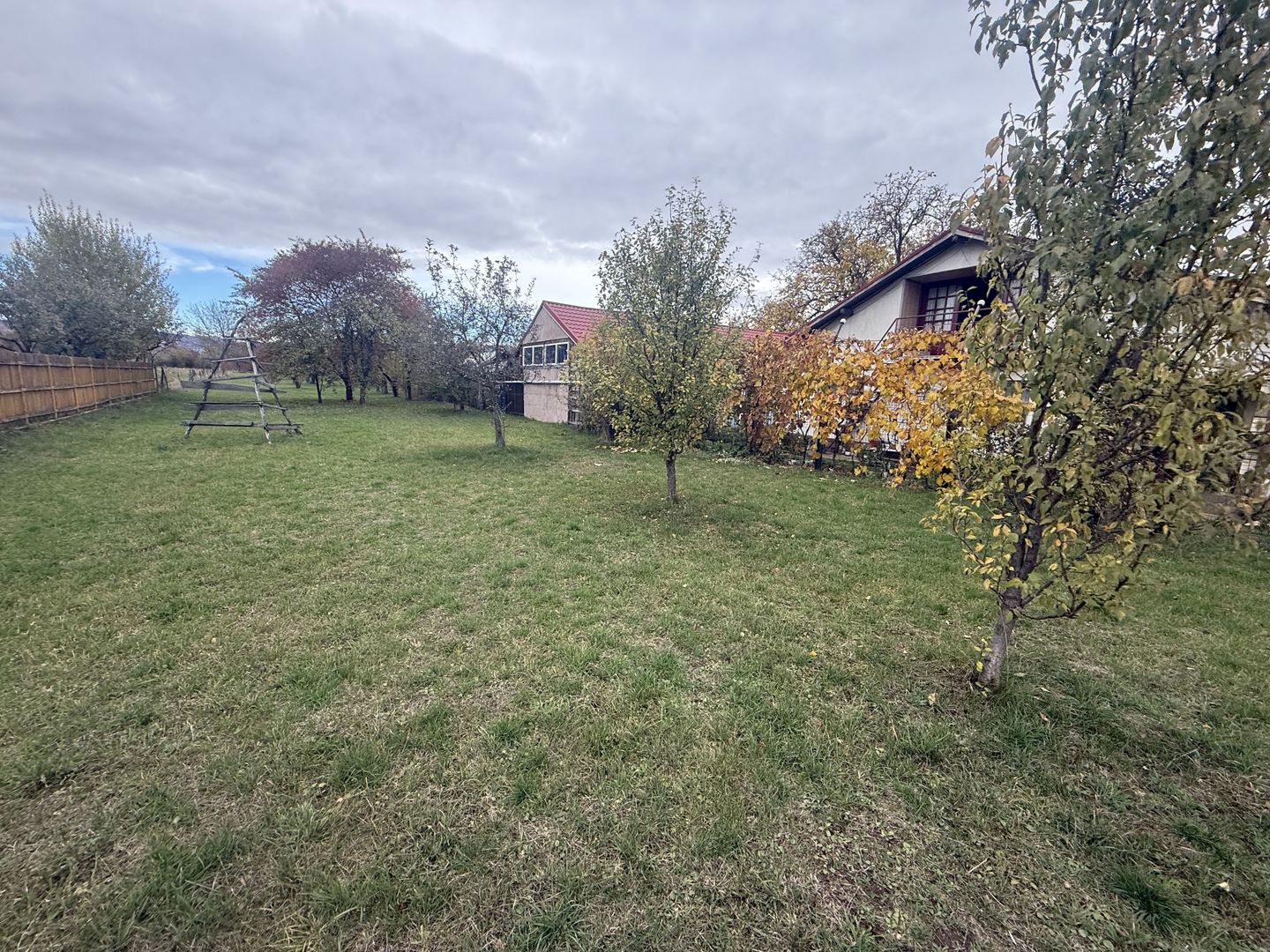 Teren intravilan împrejmuit 2331 mp la strada, toate utilitățile! - Poză 11