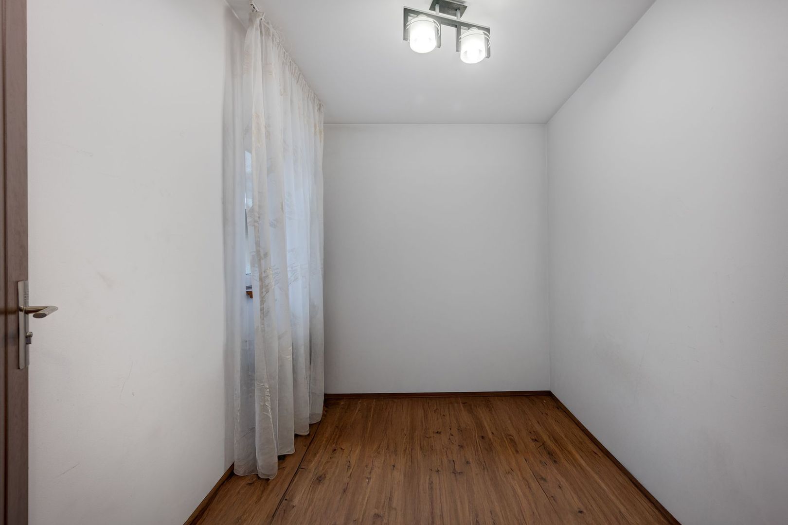 2 Apartamente  in Vila 5 Cam Metrou Basarab Gara de Nord - Poză 27