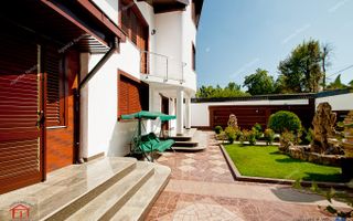 Vanzare vila clasica amenajata in stil Baroc situata in Galati - Poză 5