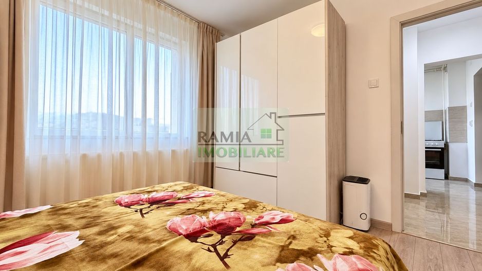 Apartament 2 camere complet renovat Bd. Vlahuță, panoramă spre Tâmpa - Poză 3