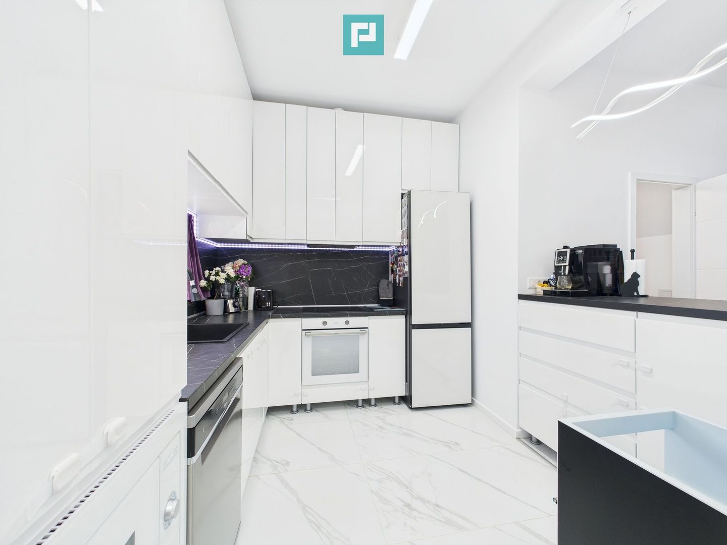 Duplex 1/2 mobilat şi utilat în Săcălaz - Poză 5