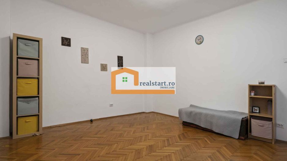 Langa Metrou, curte proprie 200mp, Garaj, 3 camere, centrala, pet friendly - Poză 11