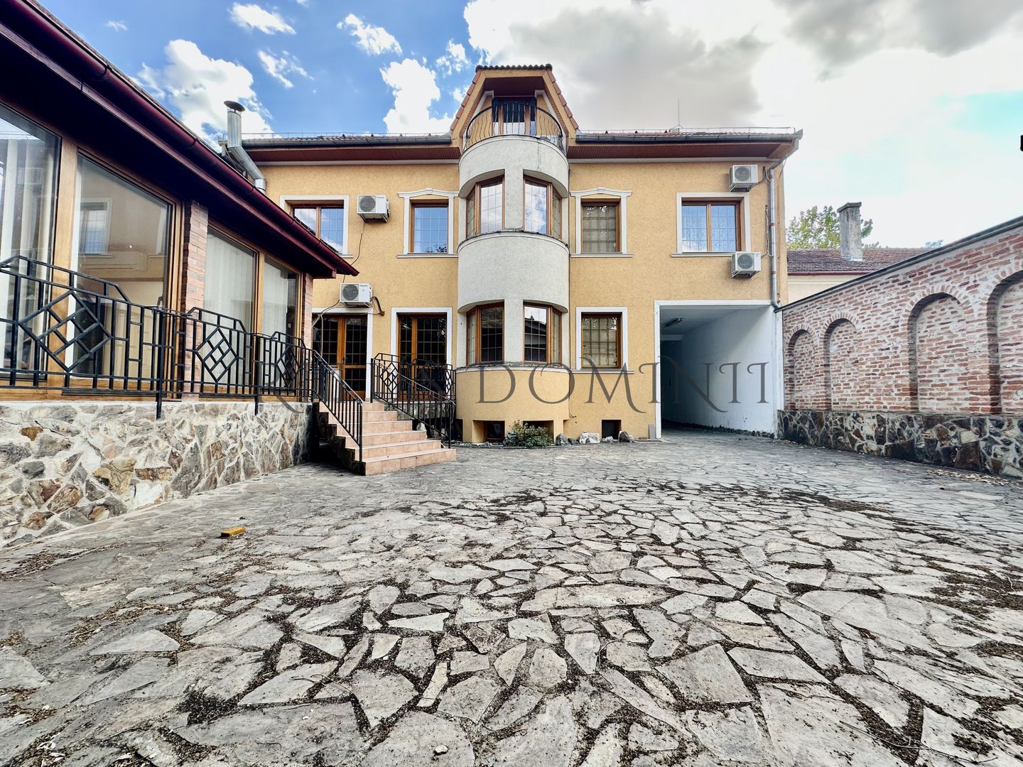 Casa de Închiriat Ultracentrala, 12 Camere, 10 Bai, 6 Parcari - Poză 13