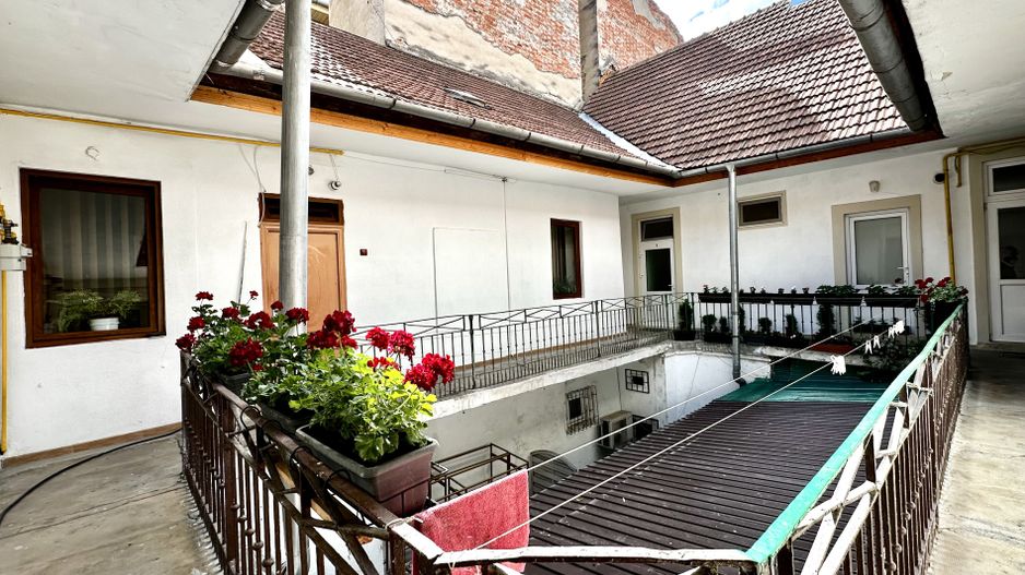 Apartament 4 camere,  cu vedere spre centrul vechi din Piața Unirii - Poză 15