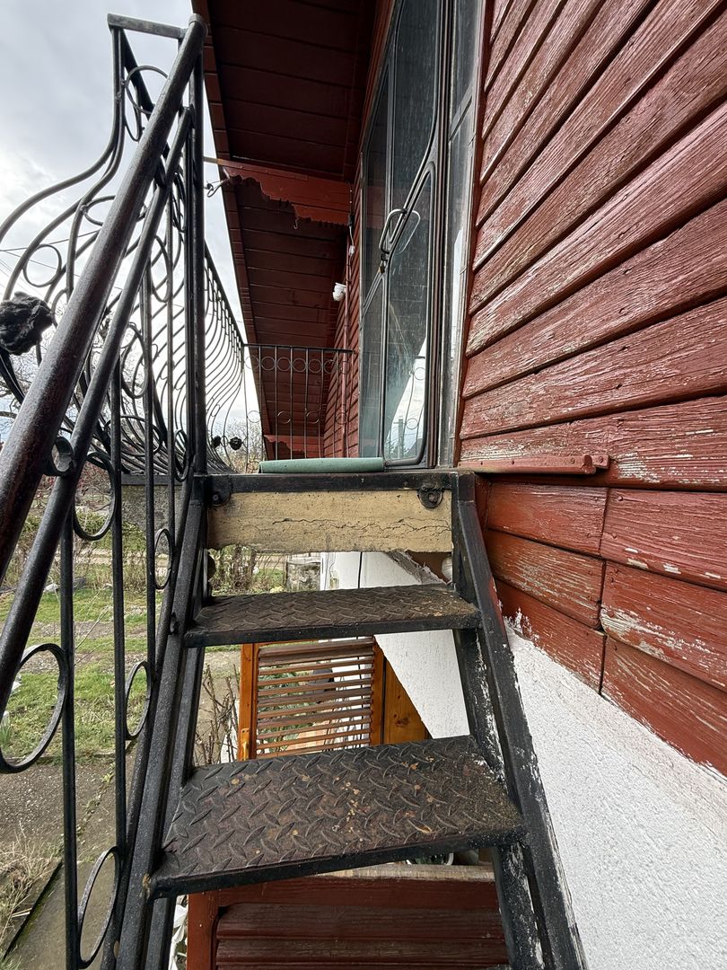 Casă corp C1 84mp + casă corp C2 51mp+garaj+ grădină și teren 889mp - Poză 17