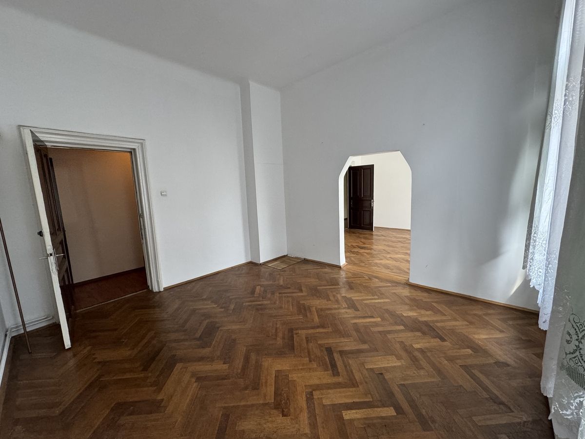 De vanzare apartament 4 cam. in vila 140 mp si curte 170 mp ultracentral sect 5 - Poză 5