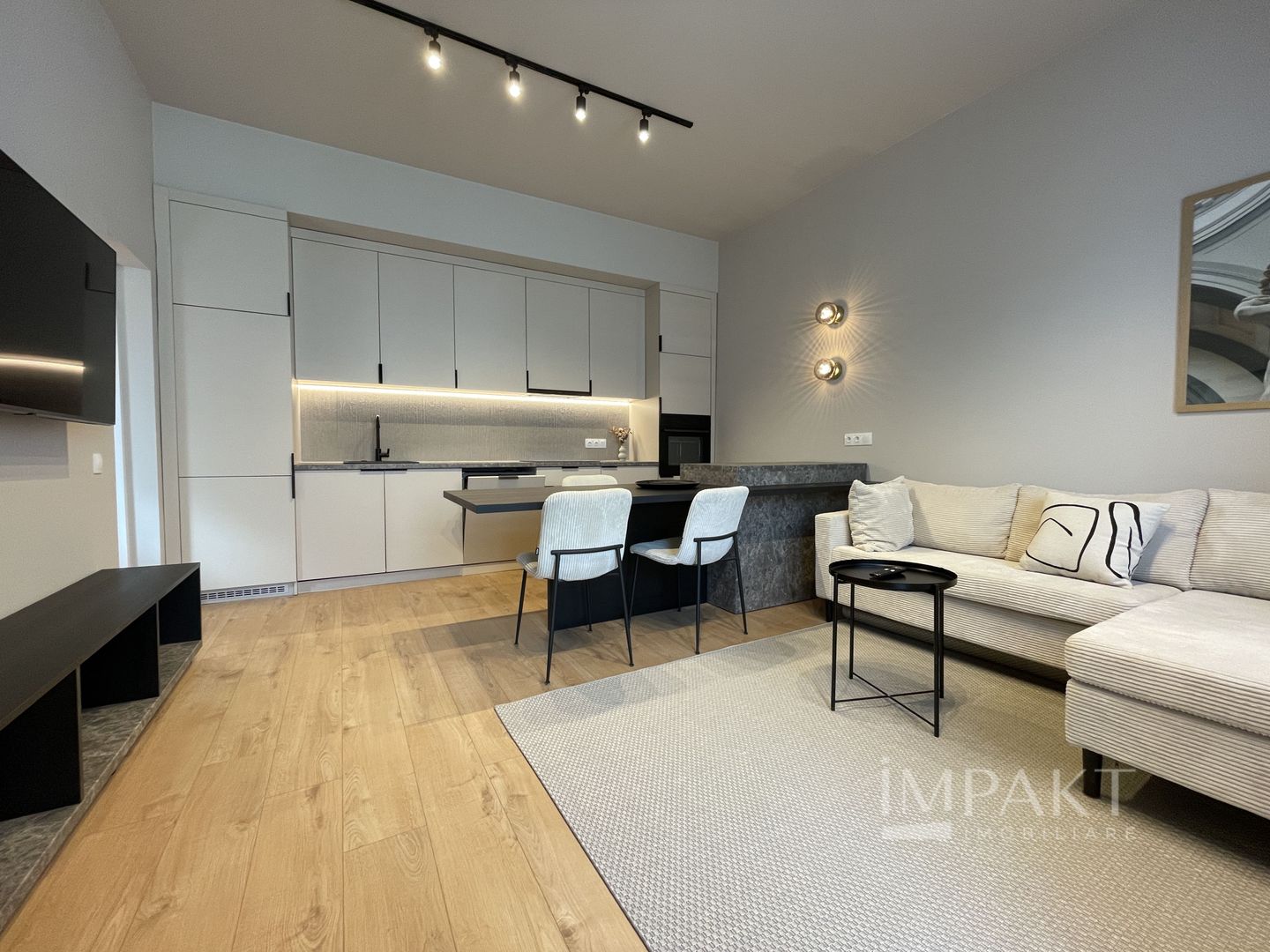 Apartament ultrafinisat cu 2 camere de vanzare in zona Semicentrala! - Poză 1