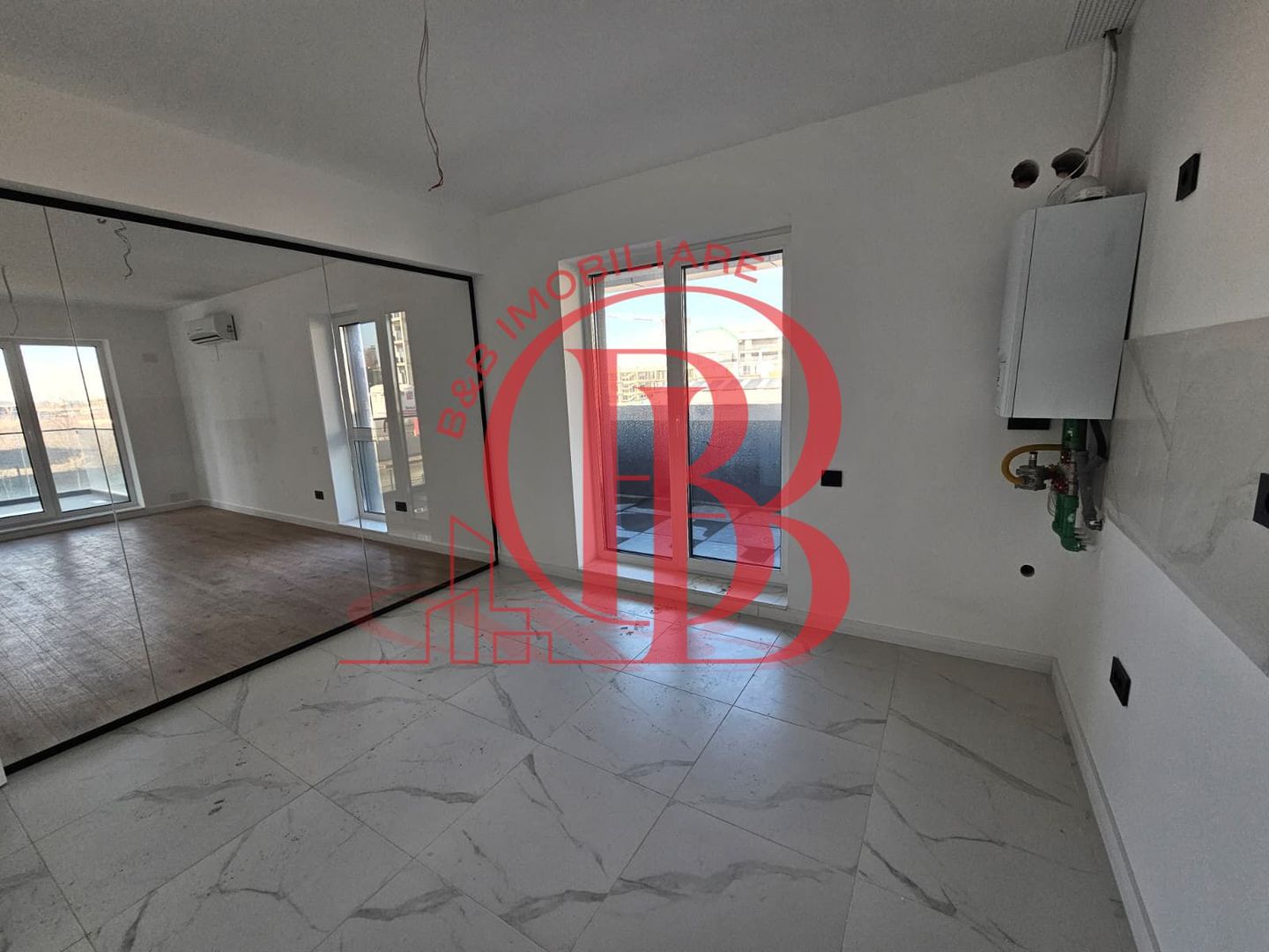 4 camere finalizat Complex Premium-piscina - pista alergare in incinta - Poză 5