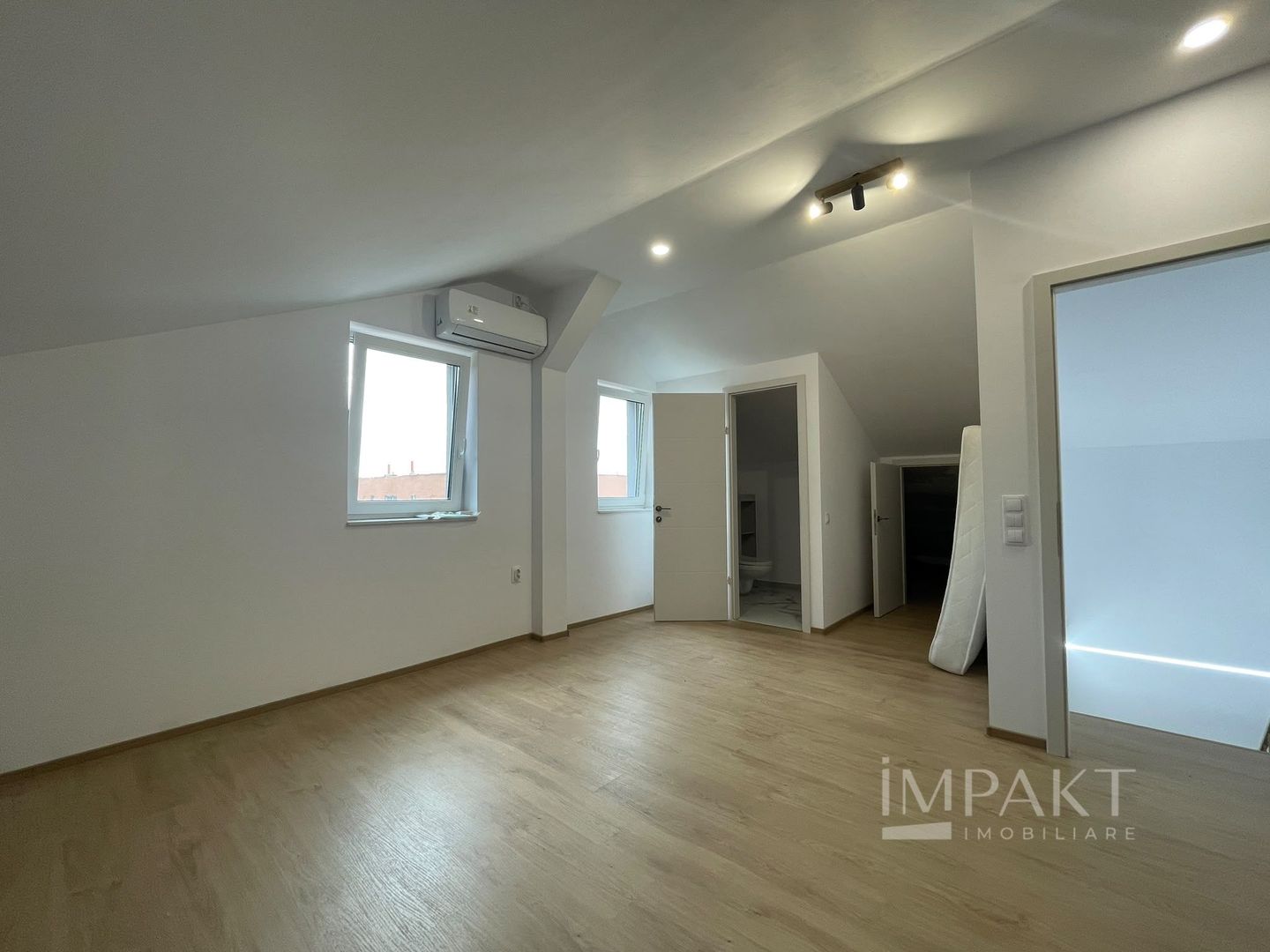 Casa tip duplex de închiriat, zona Oasului - Poză 17