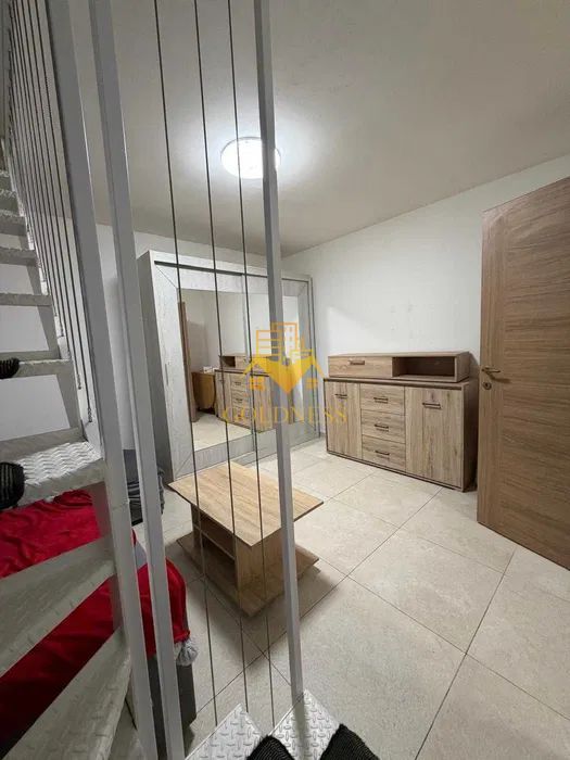 Casa de închiriat, renovată, 3 camere, curte de 60 mp, Dâmbul Rotund - Poză 8