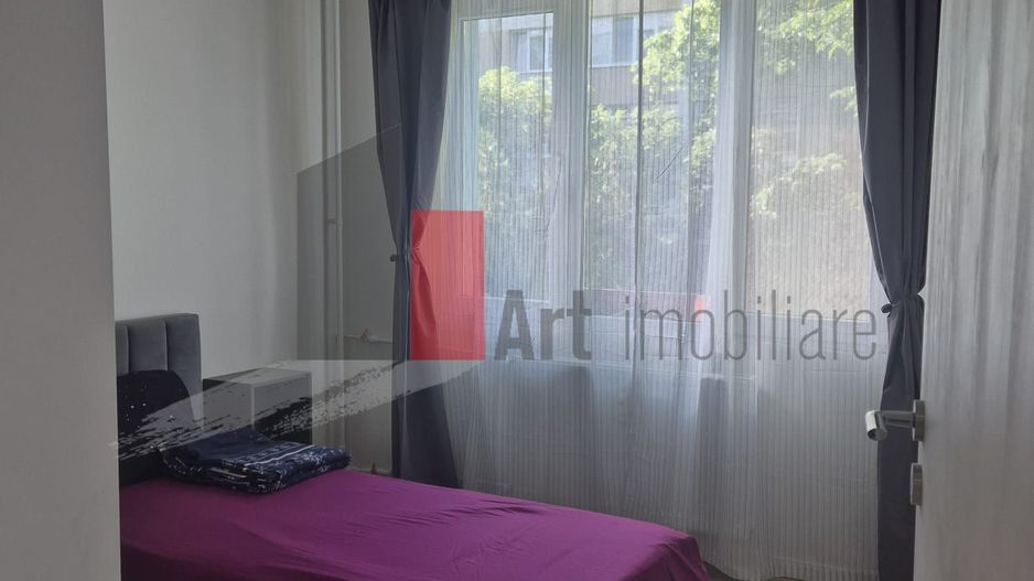 Inchiriez apartament 4 camere, complet renovat, - Poză 10