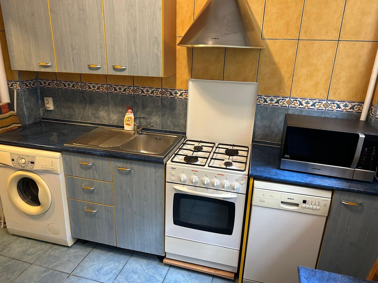 Apartament spatios cu trei camere, Vatra Luminoasa - Poză 7
