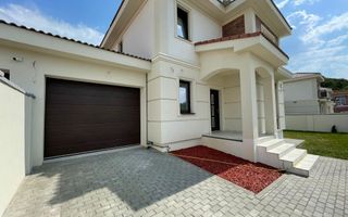 Duplex despartit prin garaj. Zona centrala - langa padure - Poză 15