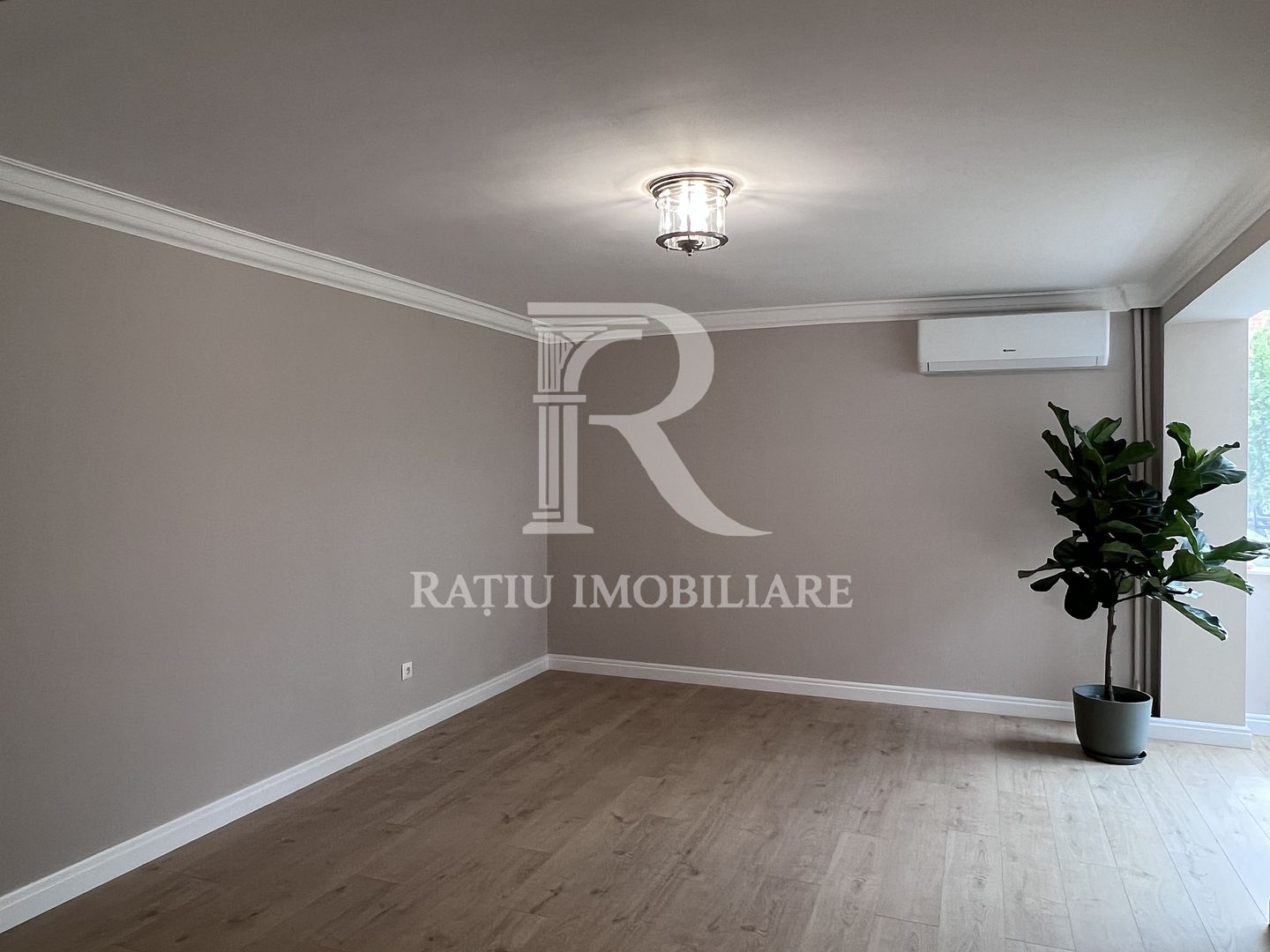 Apartament cu 2 camere Premium | Complet renovat | Decebal | Oradea - Poză 1