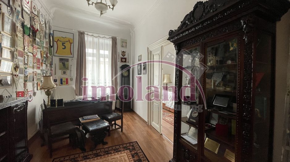 Apartament spectaculos de 4 camere într-o vilă cu farmec istoric pta Victoriei - Poză 9