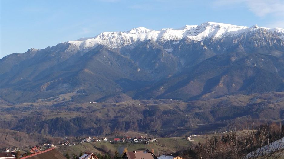 In locatia de basm: - Pestera, Moieciu, Brasov, utilitati, accesibilitate - Poză 3
