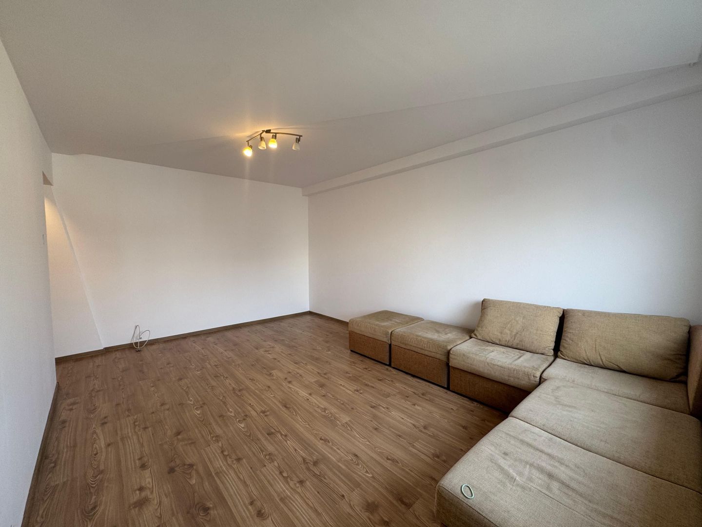 3 camere decomandat || Crângași || aproape de parc si de Lacul Morii - Poză 3