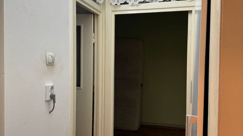 Girocului-Spitalul judetean | 3 Camere | Decomandat | Centrala proprie | Boxa - Poză 11