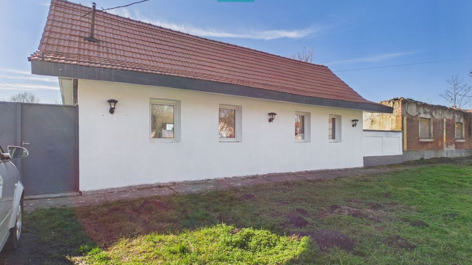 Casă cu 2 camere renovată în Battonya - Poză 1