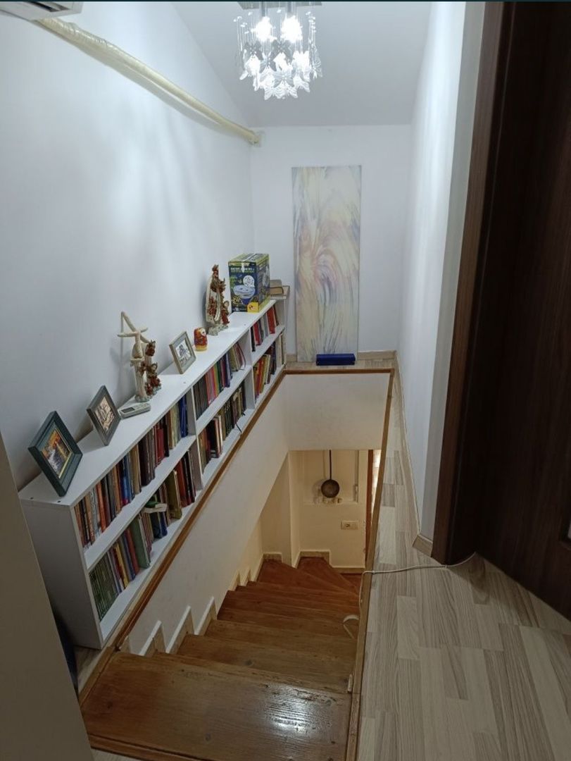 Ap mic si cochet in Piata Ovidiu - Poză 2