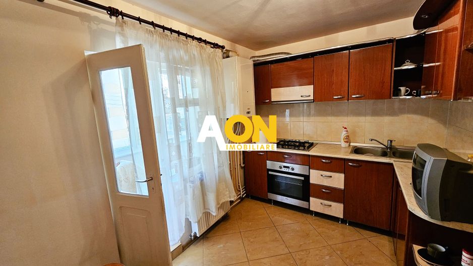 Apartament 3 camere, 2 bai, etaj1, Cetate, zona Kaufland - Poză 4