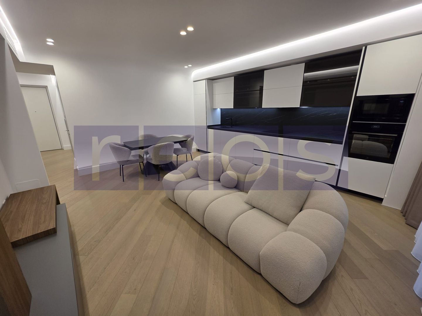 VANZARE APARTAMENT 80MP | 3 CAMERE | MOBILAT-UTILAT LUX | TERASA 24MP - Poză 2