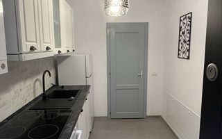 Piața Sfatului – apartament elegant, complet renovat și utilat - Poză 6