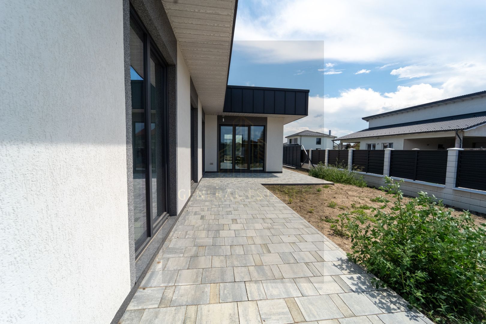 Casă modernă, parter, Halchiu – la doar 15 minute de Brașov - Poză 1