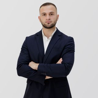 Vlad Comanac - Realist Estate Agency SRL