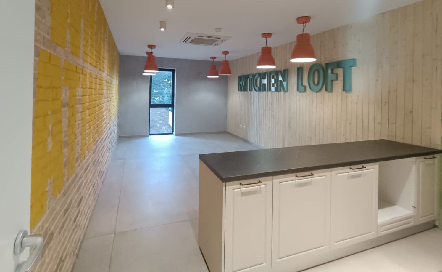 Inchiriem spatiu comercial 202 mp zona Coresi - Poză 15