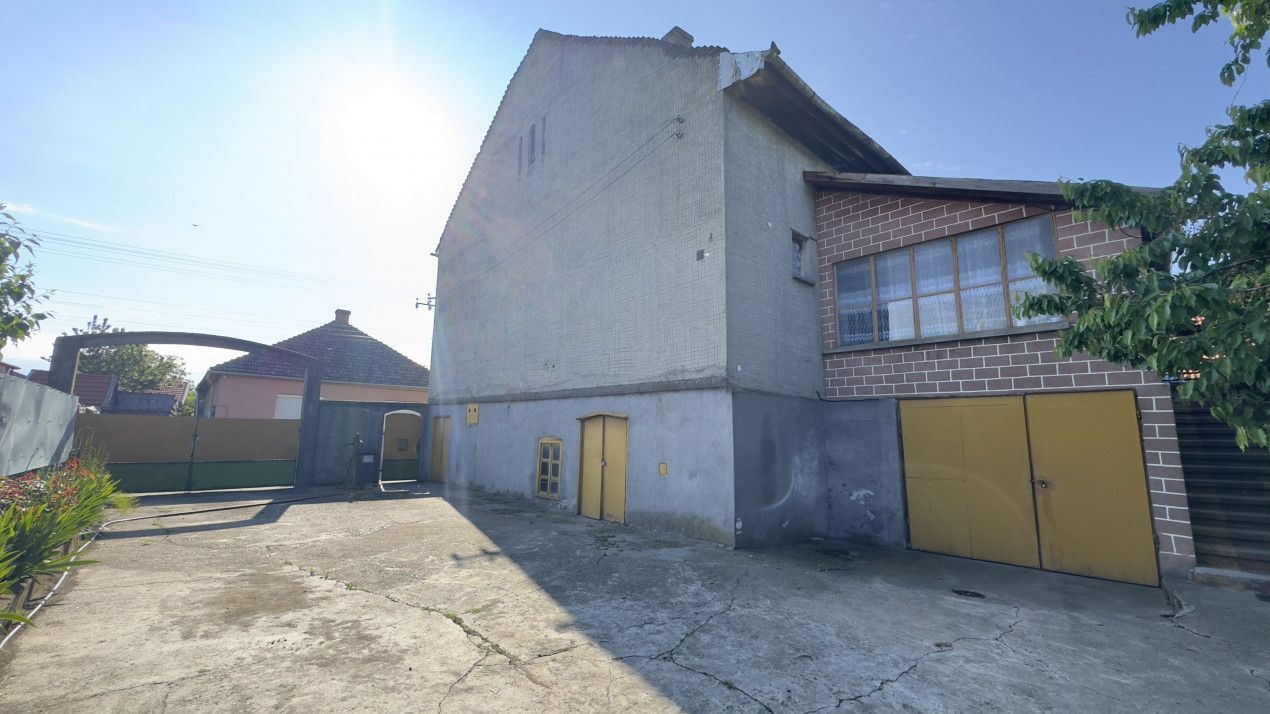 Casă 4 camere, Teren 3.862 mp Str. Traian Nr.99 - Carei - Comision 0% cumpărător - Poză 2