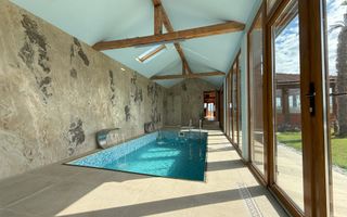 Vila de vanzare in APA-NORD  cu 2 Piscine/Zona de Relaxare/Acces lac - Poză 22