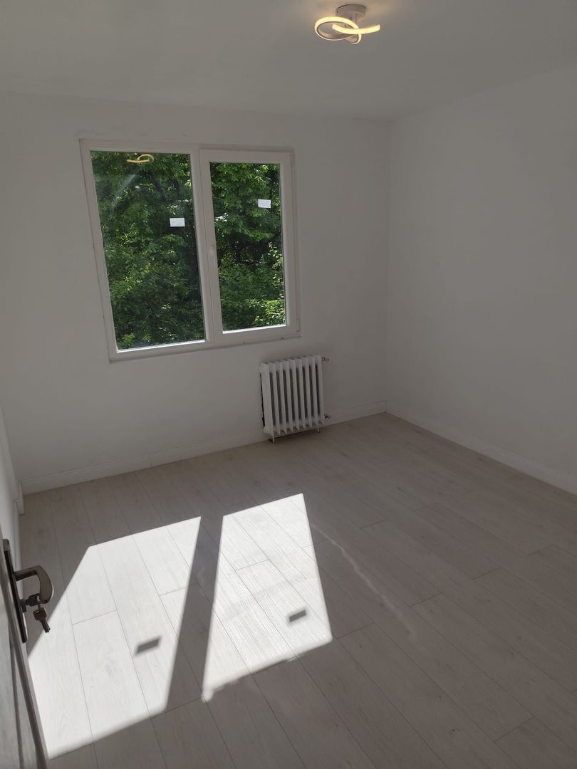 3 camere decomandat  Parcul Drumul Taberei V1 - Poză 1
