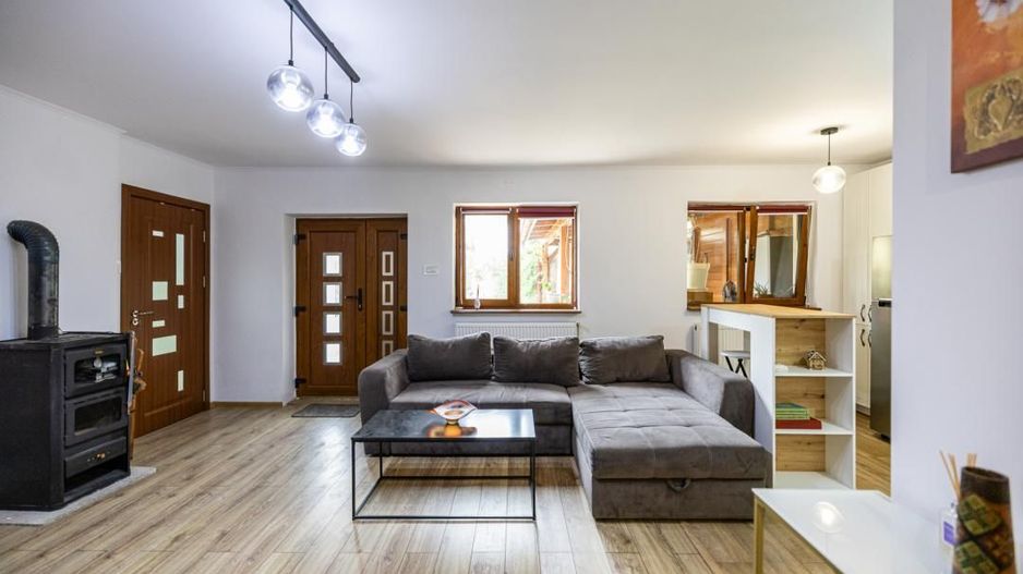 Casa parter, renovata, mobilata, gradina amenajata, str Petofi Sandor-Dumbravita - Poză 4