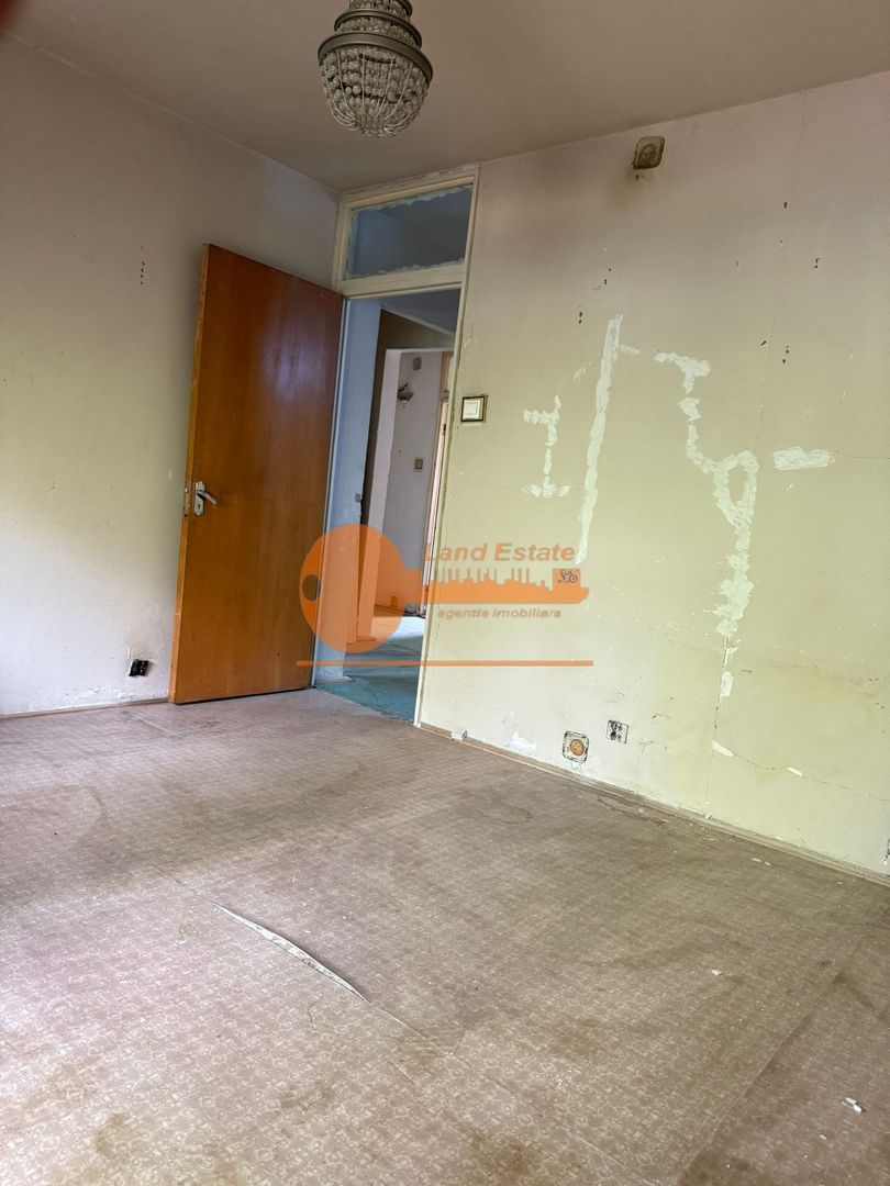 Apartament 4 camere decomandat – Rahova, Șos. Sălaj – Etaj 1 / 4 - Poză 9