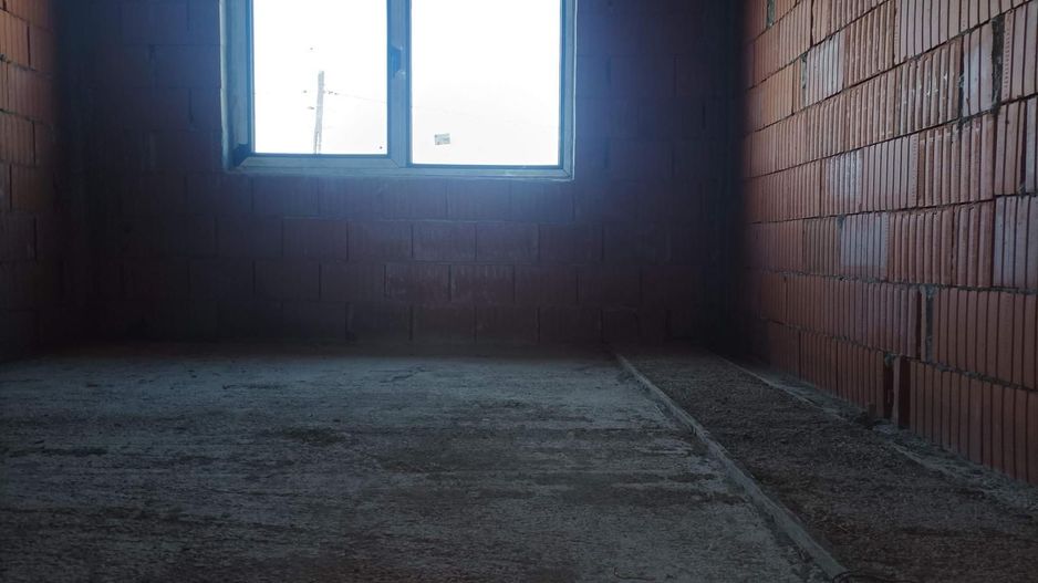 Aproape de oraș! Vânzare casă cu 5 camere în Ulmi! - Poză 14