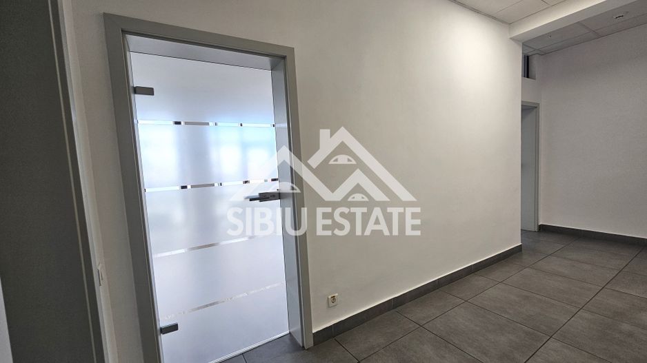 Spatiu de birouri de inchriat locatie centrala si vizibilitate buna - Poză 19