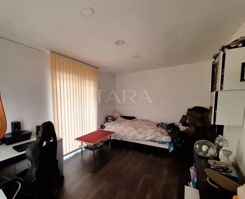 Duplex spațios în zona Edgar Quinet . - Poză 9
