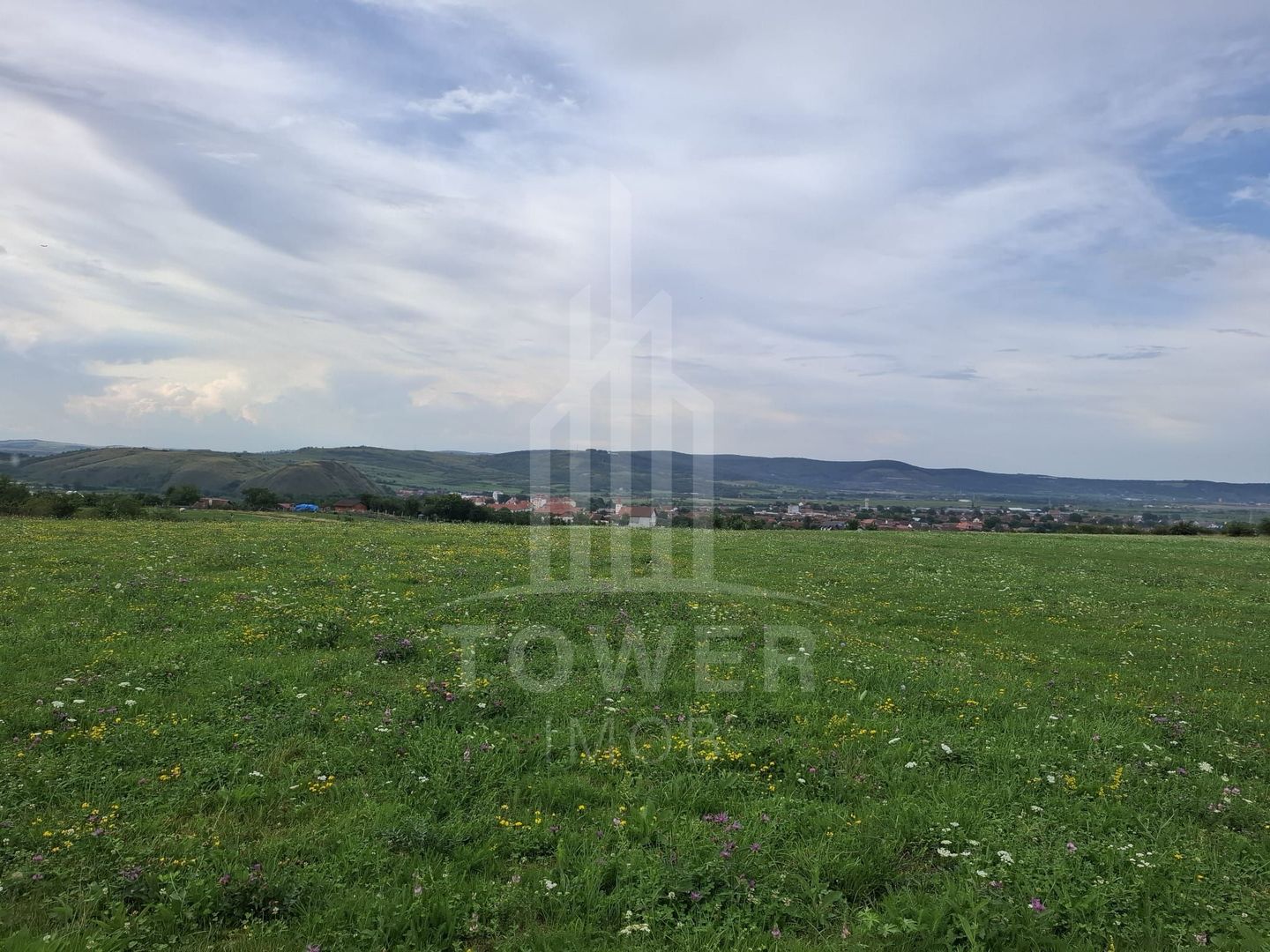 Teren la Orlat cu vedere spre munti - Poză 6