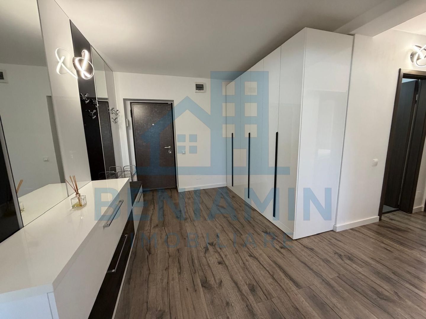 3 Decomandate-Etaj 2-Centrala termica-83mp-Mobilat-Utilat-Liber - Poză 8