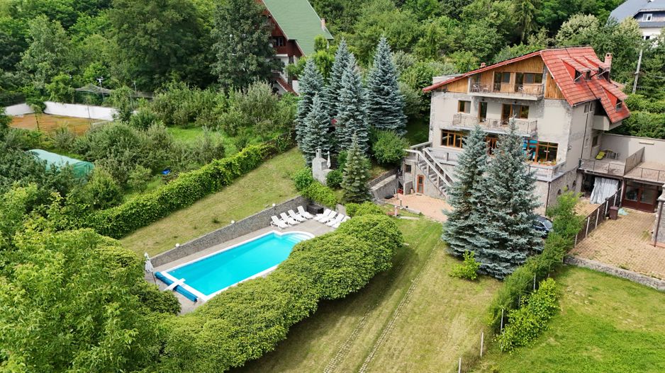 Casă Vilă cu 9 camere și piscină încălzită în localitatea Cornu - Poză 27