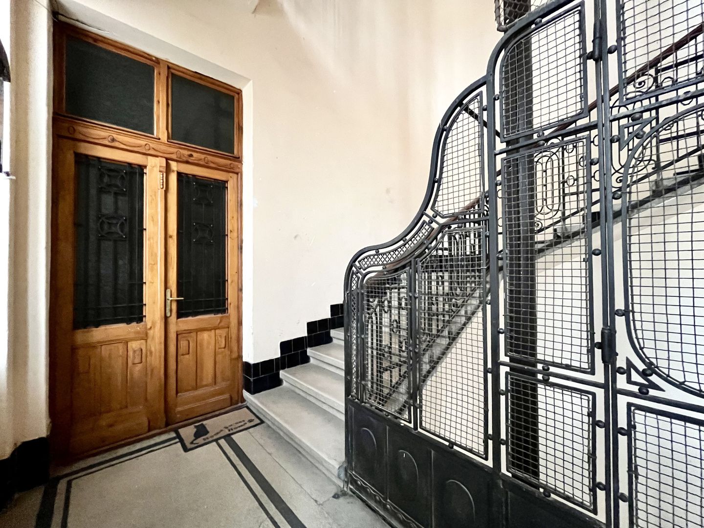 Apartament grandios cu vedere spectaculoasă spre Piața Libertății - Poză 35